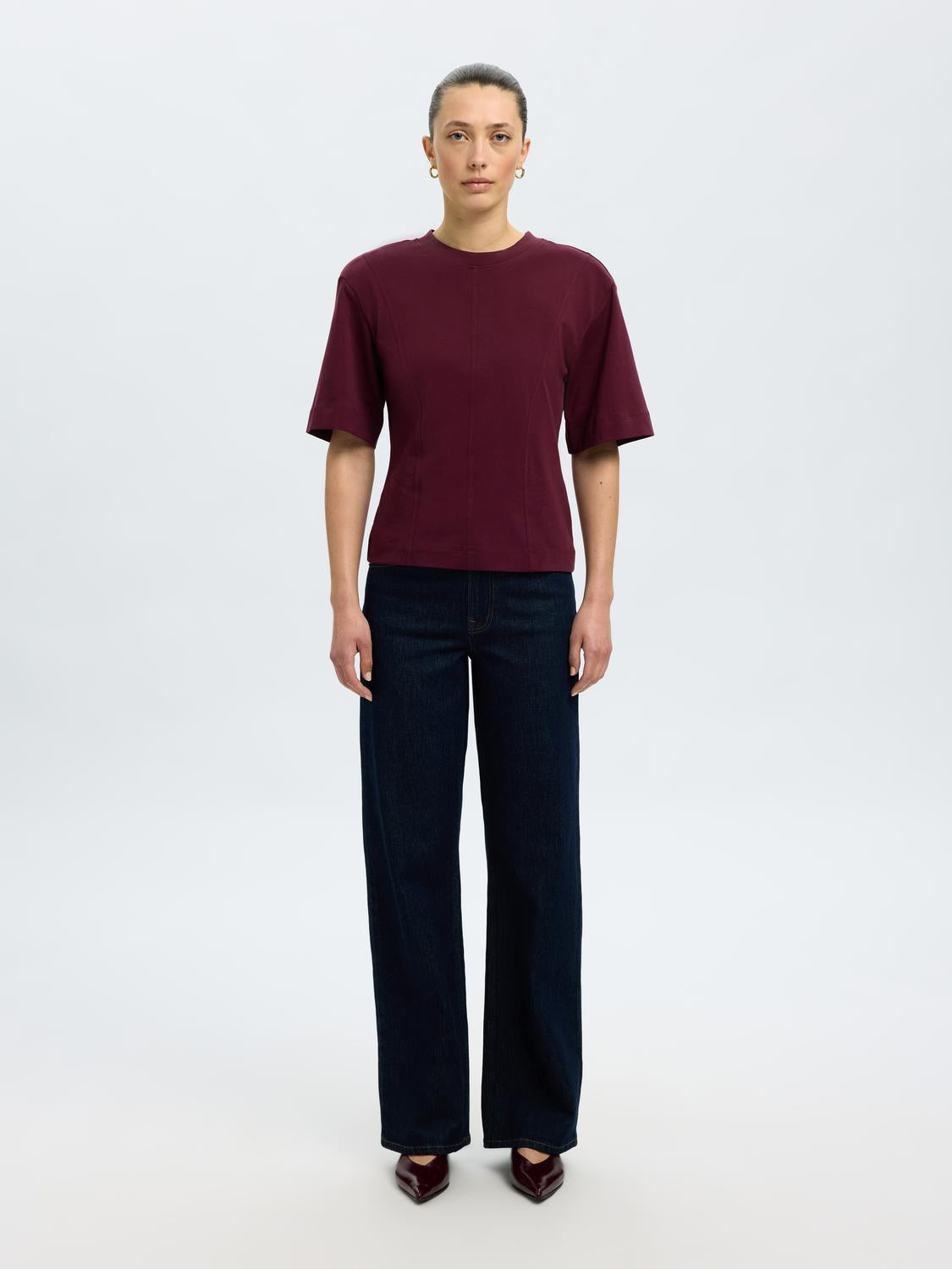 model_shot-front_full